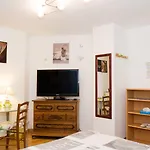 D'hotes Au Coeur De Nancyb&b Proche Gare De Bed & Breakfast 2*