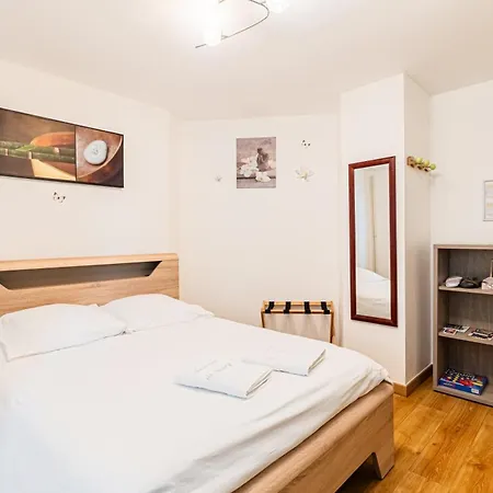 Panzió D'hotes Au Coeur De Nancyb&b Proche Gare De