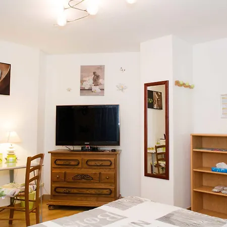 D'hotes Au Coeur De Nancyb&b Proche Gare De Panzió 2*