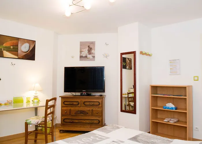 D'hotes Au Coeur De Nancyb&b Proche Gare De Bed & Breakfast 2*